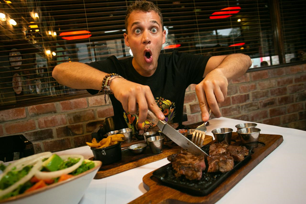 Mario Colomina llegó a Perú para probar la arrachera y el  yerbamate sour de La Cabrera