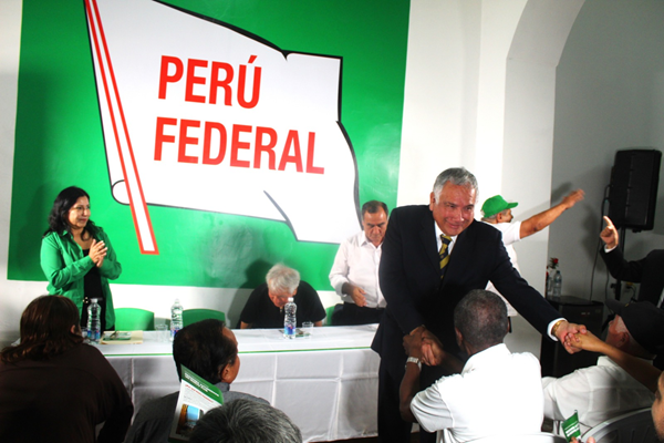 Perú Federal arranca campaña a ritmo de Massé