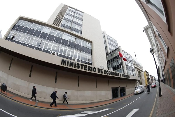 Excomunicadores del anterior gobierno a la caza de los mejores ministerios 