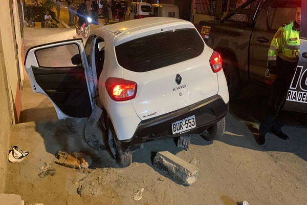 Detienen a dos delincuentes armados dedicados al marcaje y robo agravado