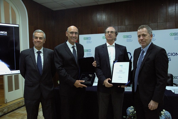 SNI rinde homenaje a Tecnofil y Vainsa por sus 50 años comprometidos con el desarrollo del Perú