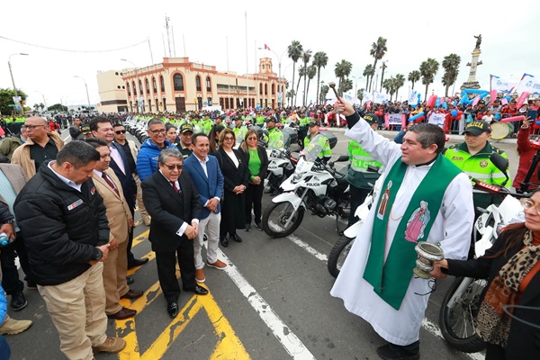 Entrega de 85 motos del Gobierno Regional a la Policía Nacional terminará con el déficit de vehículos para el patrullaje en el Callao 