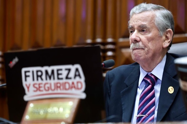 Rospigliosi pide al Gobierno tomar medidas ante ataques y extorsiones a los transportistas