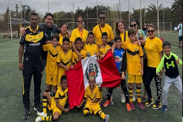 La Academia Cantolao destacó en torneo de menores en Chile