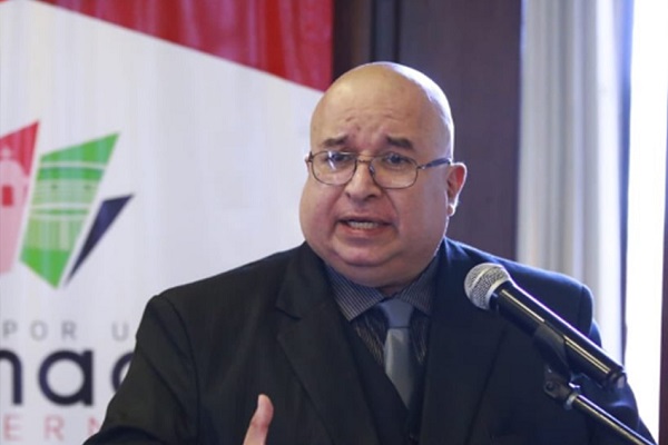 Se justifica la salida de Walter Ayala