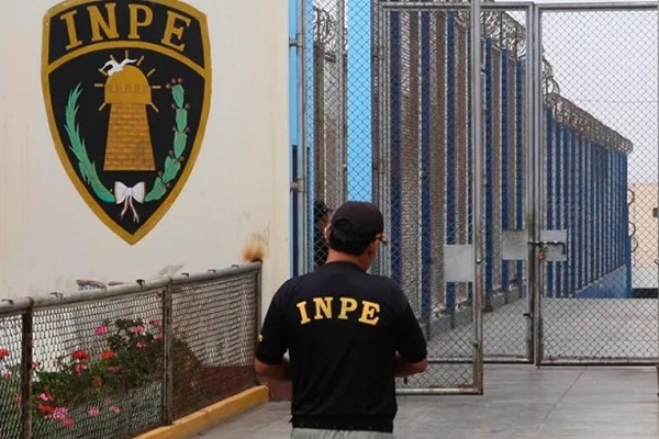 Convocan a plantones en el INPE