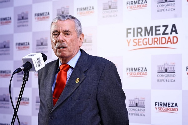 Rospigliosi: El Congreso no se dejará presionar por reclamos en el caso del congresista Bermejo