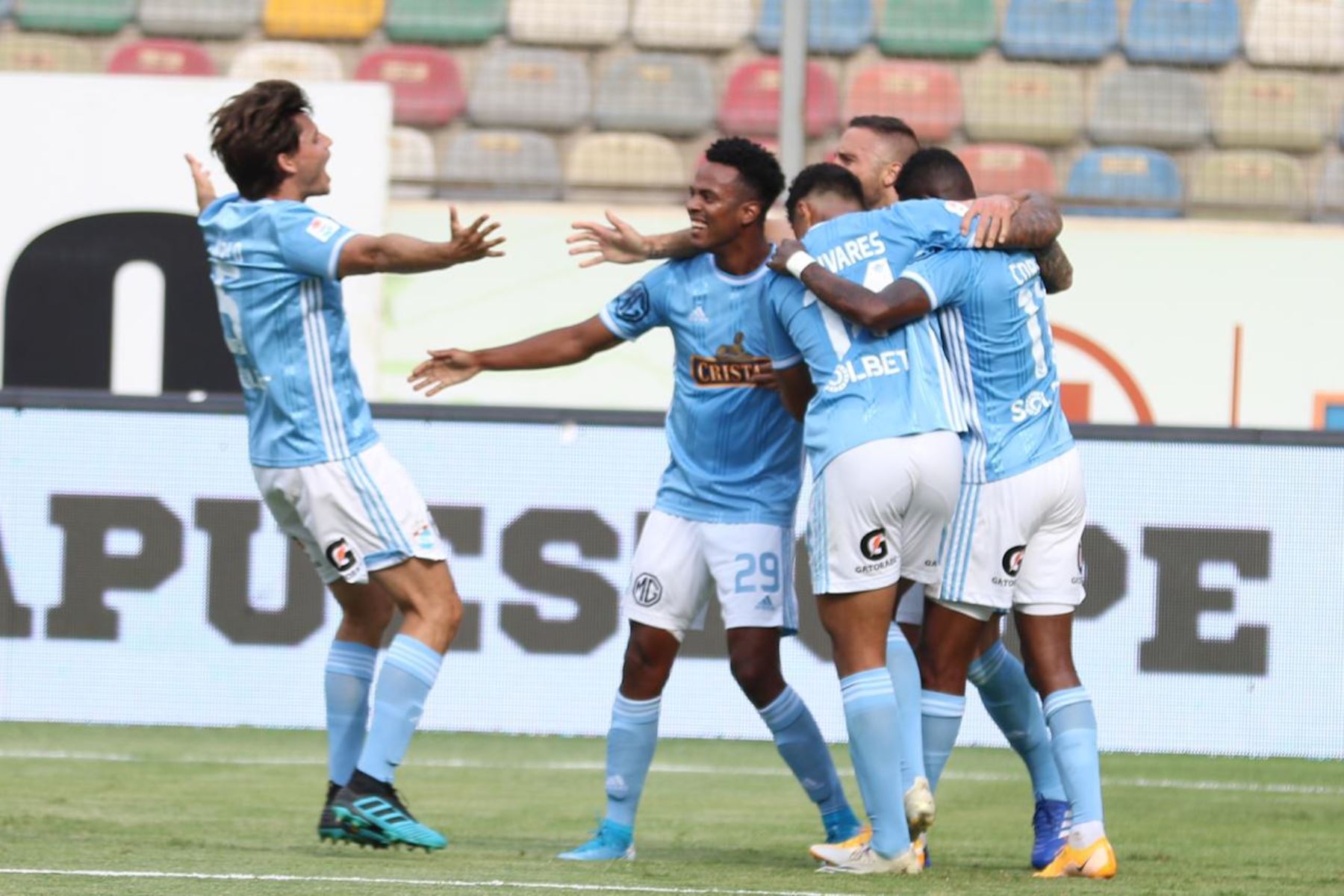 Cristal dio un gran paso hacía la final de la Liga 1 al derrota 2-1 a Ayacucho FC