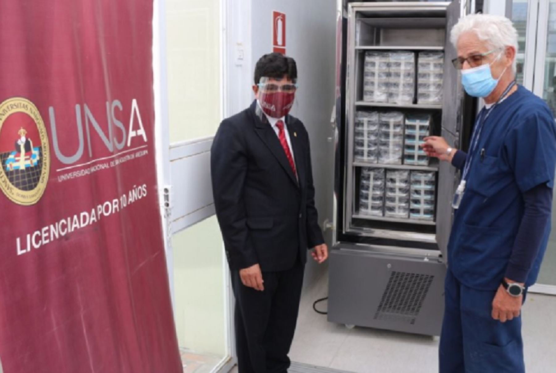 Arequipa: Universidad de San Agustín proporciona su ultracongelador para vacunas Pfizer