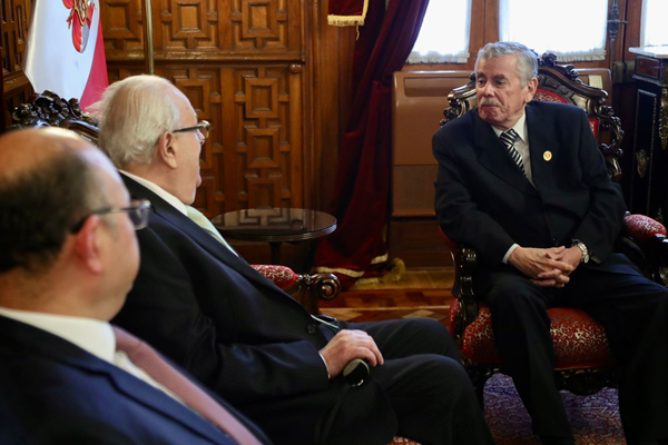 Presidente del Congreso recibió al titular del Banco Central de Reserva del Perú