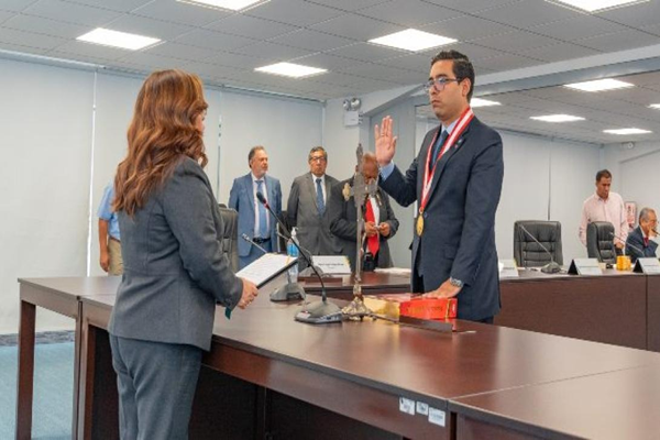 CAL admite queja presentada contra el ilegalmente nombrado Superintendente de SUNEDU Vicente Espinoza