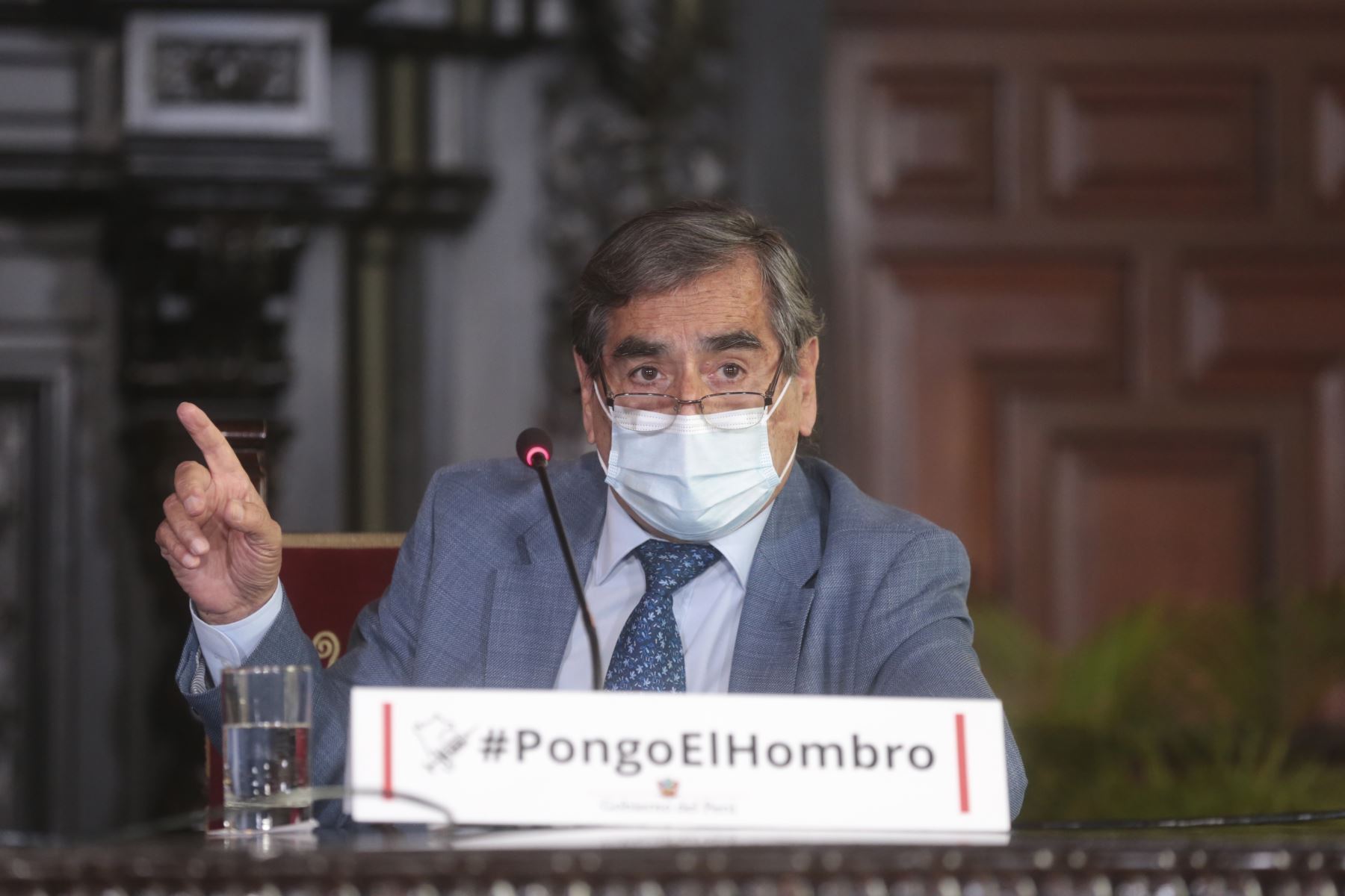 Ministro Ugarte estima que en abril se vacunarán 60 mil personas diarias
