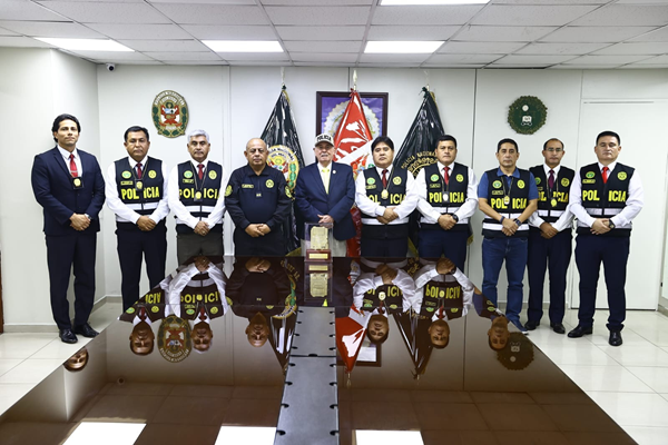 Dirincri reconoce labor del presidente del Congreso Fernando Rospigliosi y brinda reconocimiento