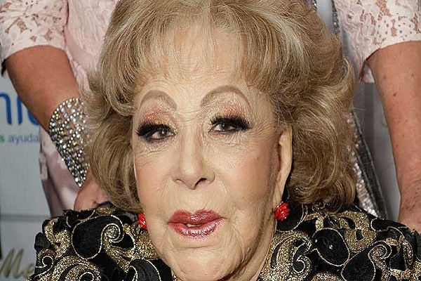 Reconocida actriz mexicana Silvia Pinal es hospitalizada con covid-19