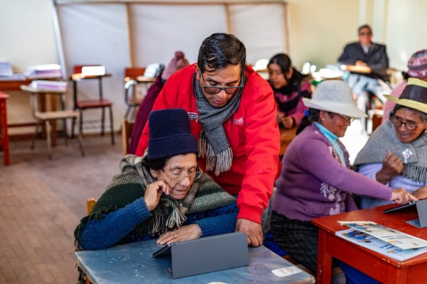 Midis: Pensión 65 y Fundación Dispurse enseñarán a más de 500 adultos mayores a leer y escribir con aplicativo móvil