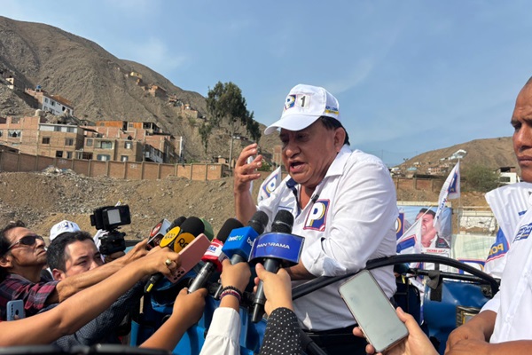 Luna Gálvez anuncia pensión digna y seguro médico para mototaxistas