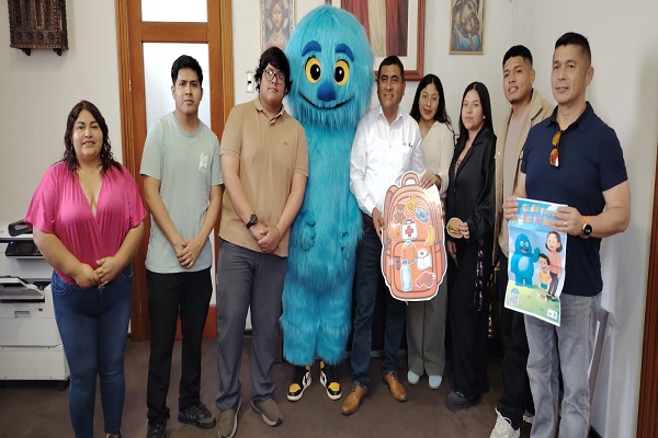 Alcalde del Rímac apoya a estudiantes de Toulouse Lautrec en proyecto educativo sobre prevención sísmica