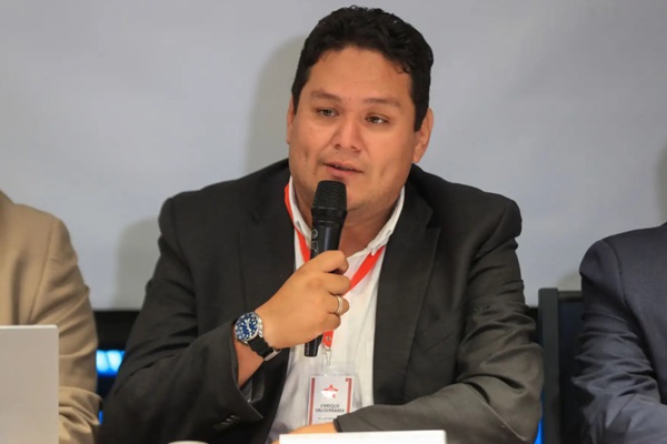 Elecciones 2026: Enrique Valderrama plantea aumento de efectivos policiales