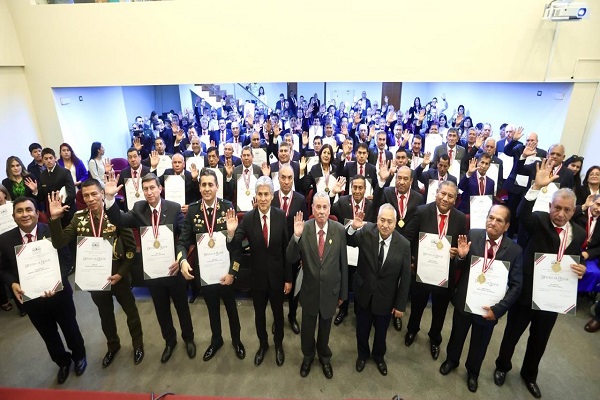 Rinden homenaje a policías que lucharon contra el terrorismo