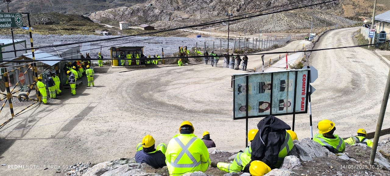 Sindicato Único de Trabajadores de Minera Corona entra en huelga general indefinida 