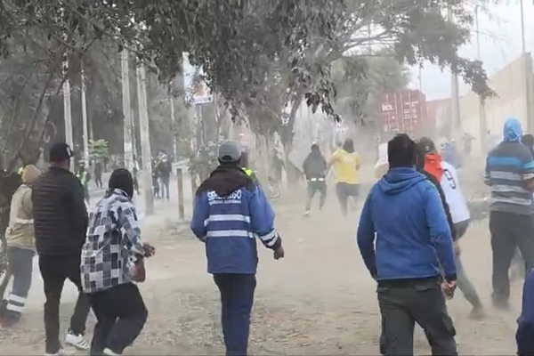 Con piedras y palos, matones de Lurín invadieron nuevamente Pachacámac