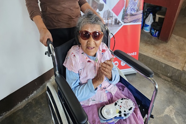 Midis: 9 adultos mayores con discapacidad severa reciben sillas de ruedas a través de Pensión 65