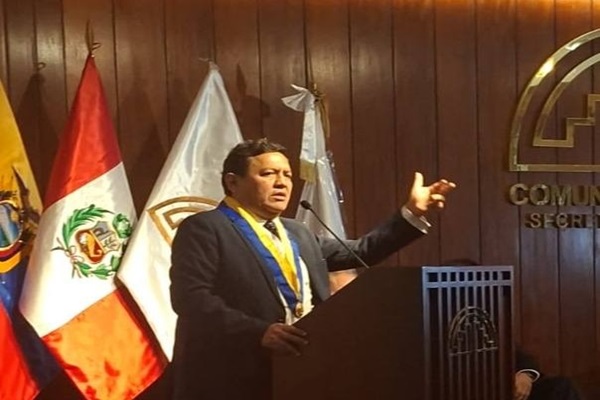 El parlamentario andino peruano Gustavo Pacheco fue elegido nuevo vicepresidente de EUROLAT
