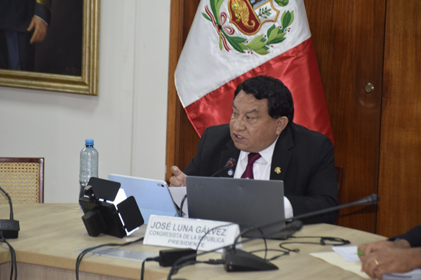 Revelan incremento de más de S/ 2 mil millones en cerca de 100 obras 