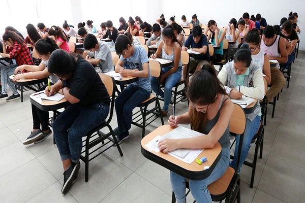 Institutos y escuelas de educación superior exigen mayor cuota de becarios del programa Beca 18
