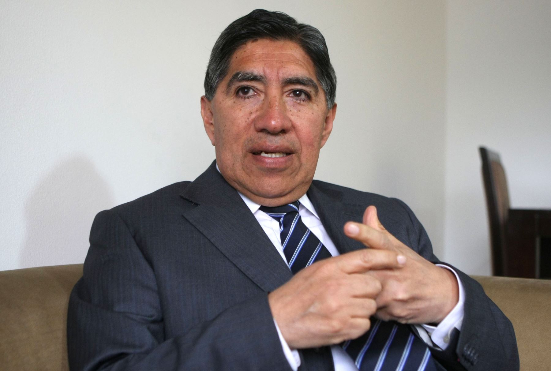 Renuncia de Avelino Guillen es una radiografía de la debilidad del Poder Ejecutivo