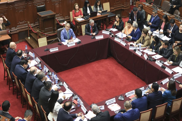 Comisión de Constitución del Congreso aprueba proyecto sobre delitos de lesa humanidad