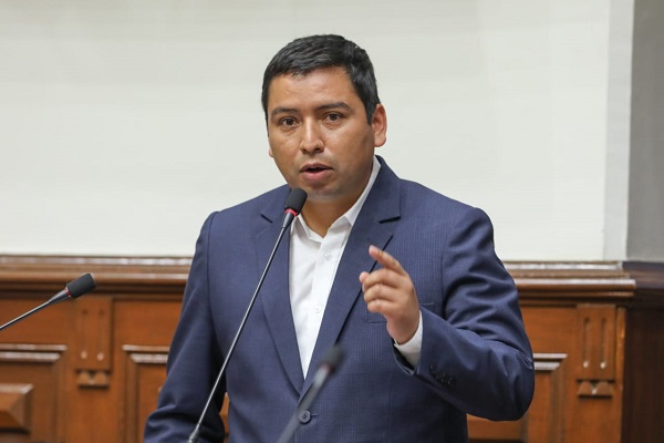 Congresista Javier Mendoza advierte a Francisco Sagasti con denunciarlo por lesa humanidad 