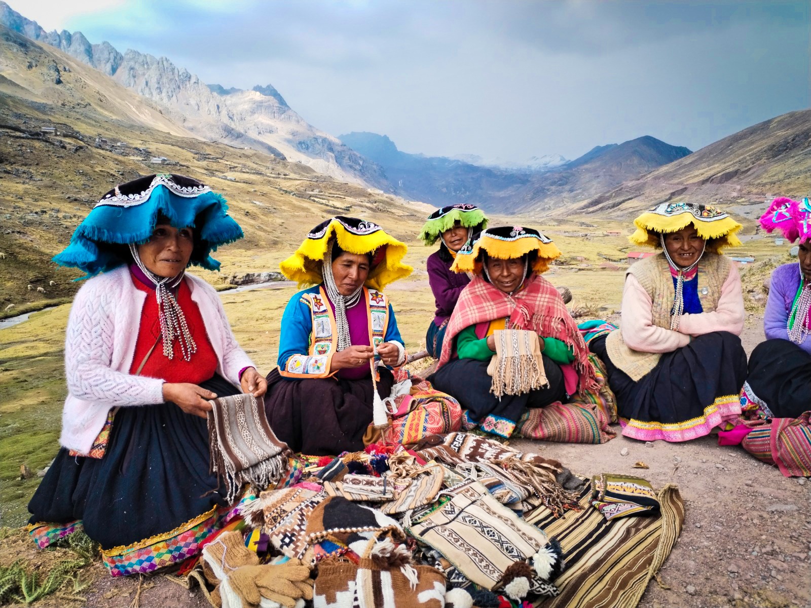 Expertas en tejido brindarán talleres gratuitos y demostrativos para todo el público en hilamos Perú