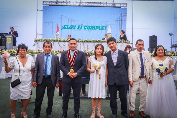 Más de 300 parejas celebraron su amor en el matrimonio civil comunitario de Villa María del Triunfo