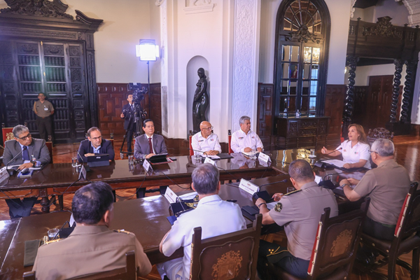 Presidenta Boluarte cumple con promesa y traslada delincuentes a Penal de Challapalca